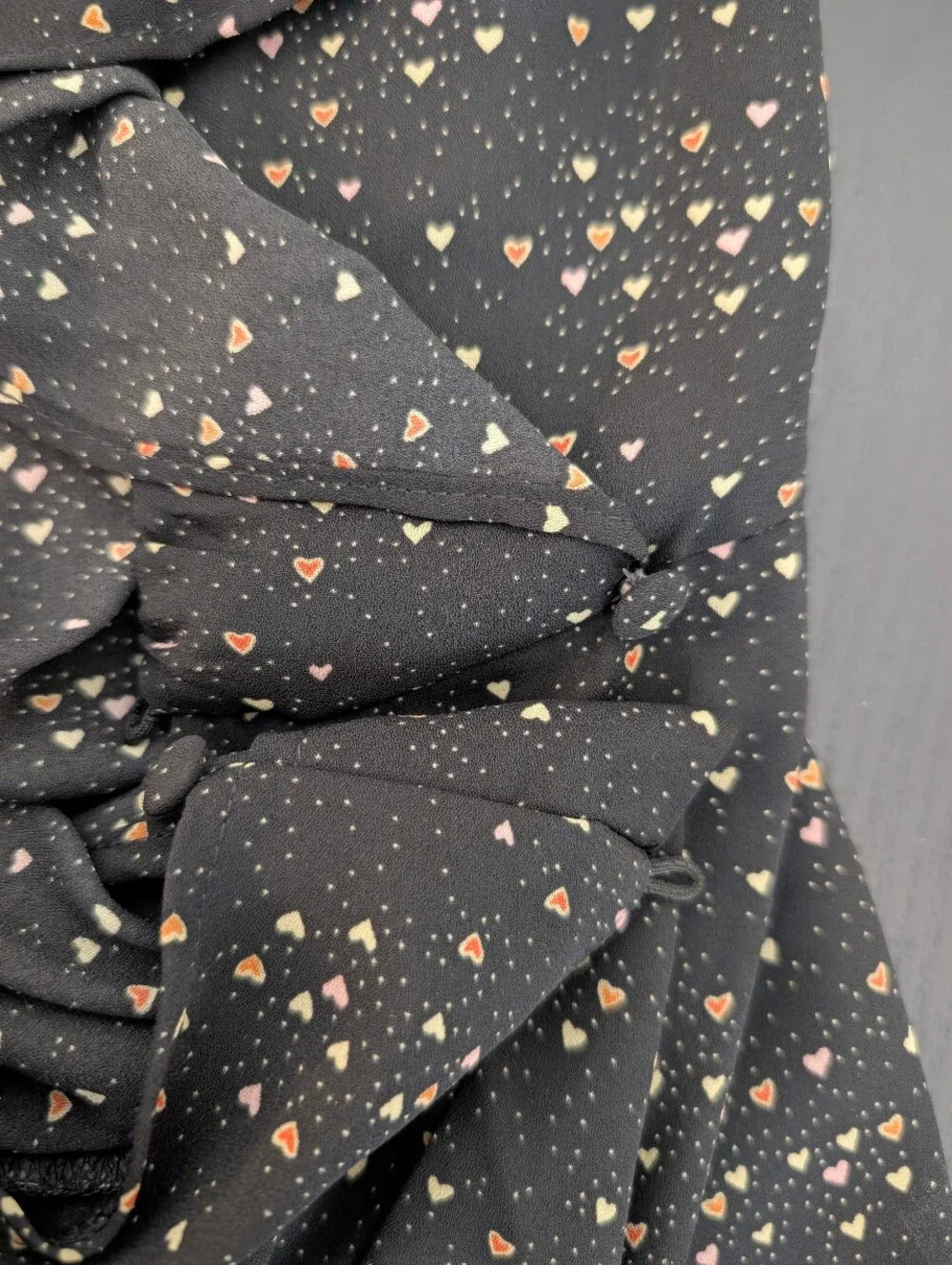 Cabi Eros Blouse Black Heart Print Ruffle Long Sleeve Blouse  Feminine Chic - M - Picture 9 of 11